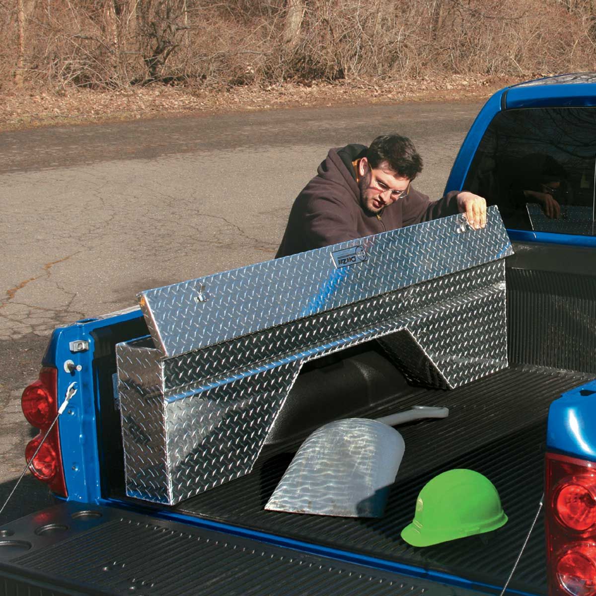 truck wheel well tool boxes.jpg